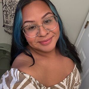 Meet your Posher, Frances